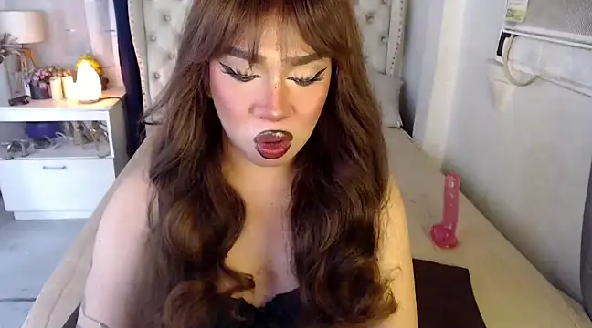 RebecaNextToYou online show from 12/19/24, 08:34