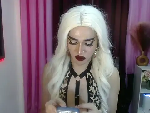 urcumgirl kendall online show from 09/28/25, 04:45