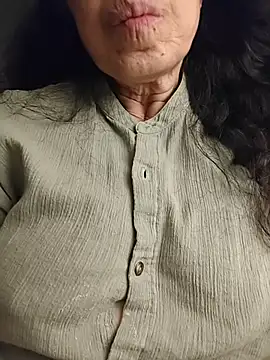 Susannemilf online show from 12/17/25, 04:51