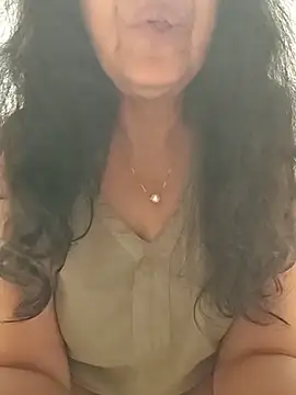 Snapshot of Susannemilf chatting on 05/15/26, 03:46 Susannemilf online show from 05/15/26, 03:46