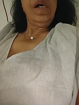 Snapshot of Susannemilf chatting on 06/03/26, 03:50 Susannemilf online show from 06/03/26, 03:50