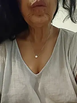 Snapshot of Susannemilf chatting on 06/05/26, 01:23 Susannemilf online show from 06/05/26, 01:23