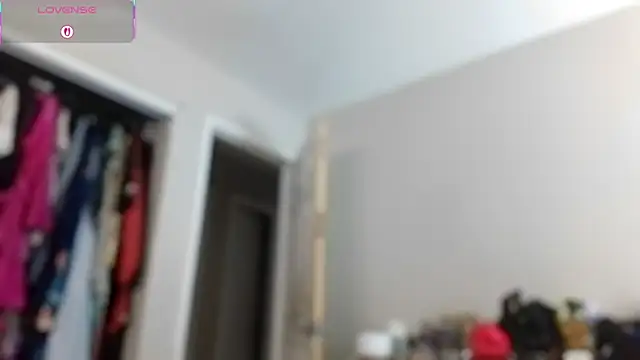 Snapshot of julimonroe chatting on 09/11/25, 03:01 julimonroe online show from 09/11/25, 03:01