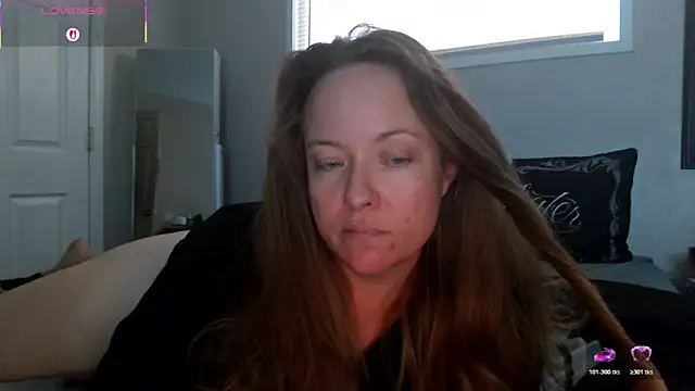 julimonroe online show from 11/11/25, 04:07