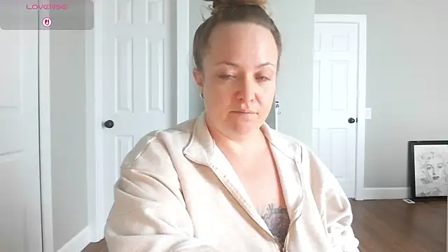 julimonroe online show from 03/15/26, 05:41