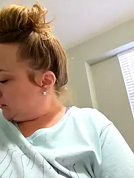 julimonroe online show from 04/10/26, 01:11