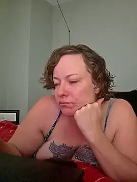 julimonroe online show from 04/22/26, 02:47