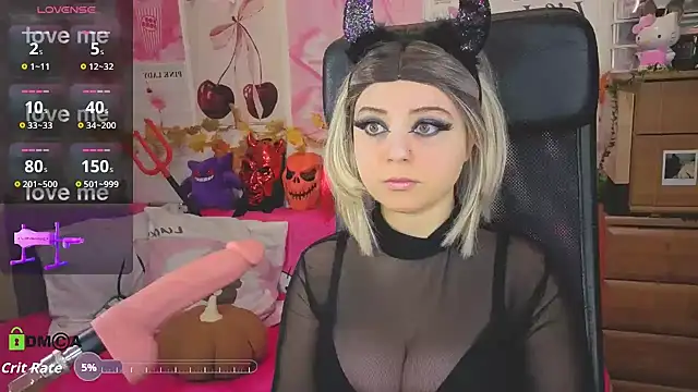 StellaMilla online show from 10/31/25, 01:50