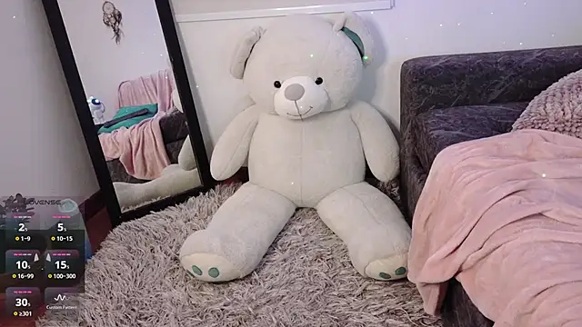 Snapshot of Lia_Tinez chatting on 09/20/25, 11:17 Lia Tinez online show from 09/20/25, 11:17