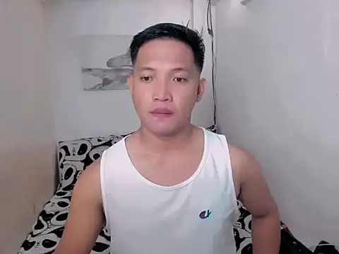 Snapshot of xSebastian19 chatting on 07/10/26, 04:39 xSebastian19 online show from 07/10/26, 04:39