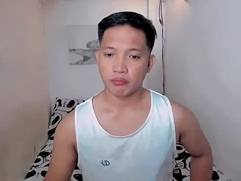 Snapshot of xSebastian19 chatting on 07/14/26, 12:35 xSebastian19 online show from 07/14/26, 12:35