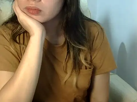    zurIII09  online show from 10/05/25, 04:16