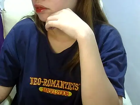    zurIII09  online show from 11/13/25, 09:52