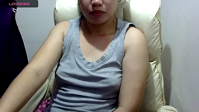    zurIII09  online show from 12/13/25, 10:37