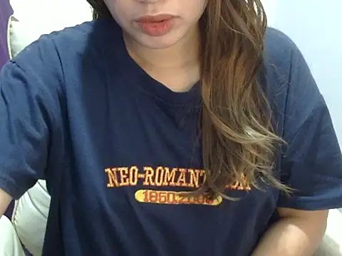    zurIII09  online show from 02/22/26, 11:03