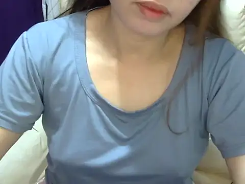   zurIII09  online show from 05/23/26, 03:23