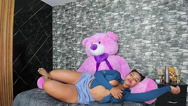 HeidyWillss online show from 02/19/25, 12:03