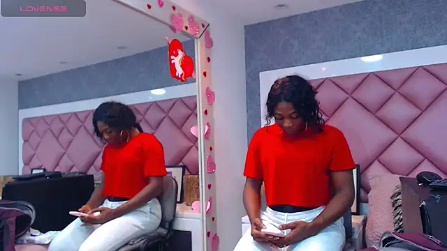 DanielaDuff online show from 10/25/25, 07:41