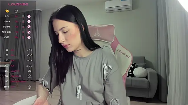 JenniferQueen11 online show from 02/08/25, 02:27