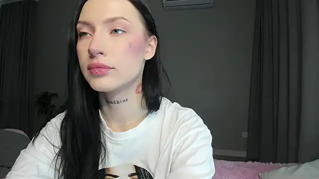 JenniferQueen11 online show from 09/12/25, 11:32