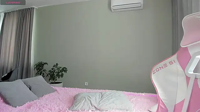 JenniferQueen11 online show from 09/30/25, 07:57