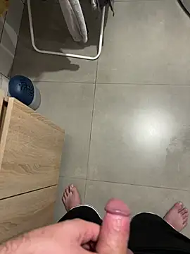 Snapshot of Vld121 chatting on 01/30/25, 07:48 Vld121 online show from 01/30/25, 07:48