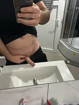 Snapshot of Vld121 chatting on 02/16/25, 08:22 Vld121 online show from 02/16/25, 08:22