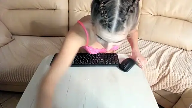 Snapshot of ElizSweet chatting on 02/28/25, 08:42 ElizSweet online show from 02/28/25, 08:42