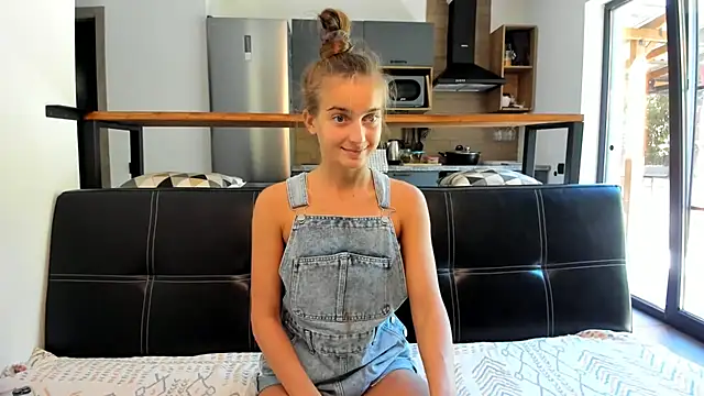 Snapshot of ElizSweet chatting on 10/01/25, 09:59 ElizSweet online show from 10/01/25, 09:59