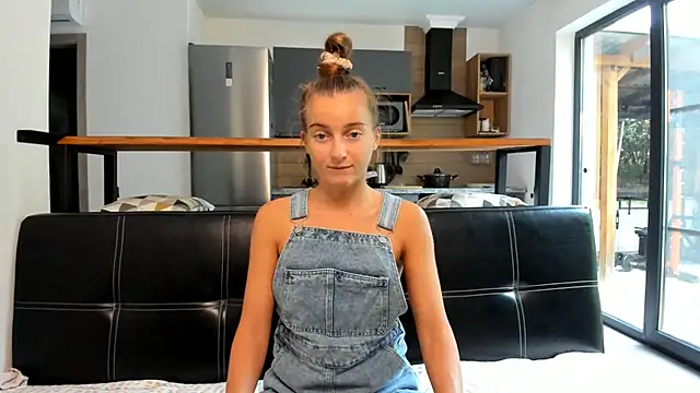 Snapshot of ElizSweet chatting on 10/23/25, 08:57 ElizSweet online show from 10/23/25, 08:57