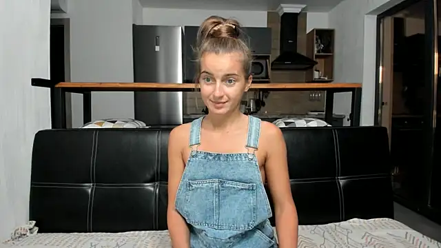 Snapshot of ElizSweet chatting on 11/04/25, 04:39 ElizSweet online show from 11/04/25, 04:39