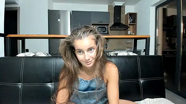 Snapshot of ElizSweet chatting on 11/05/25, 03:34 ElizSweet online show from 11/05/25, 03:34