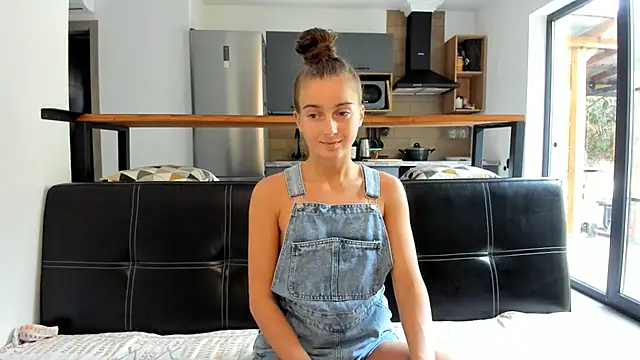 Snapshot of ElizSweet chatting on 11/24/25, 09:53 ElizSweet online show from 11/24/25, 09:53