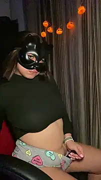 nenalayla online show from 10/15/25, 03:12