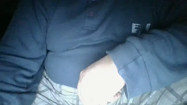 Snapshot of Anderrust chatting on 02/20/25, 01:36 Anderrust online show from 02/20/25, 01:36