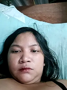 Snapshot of milkytitsmom4u chatting on 09/16/25, 05:19 milkytitsmom4u online show from 09/16/25, 05:19