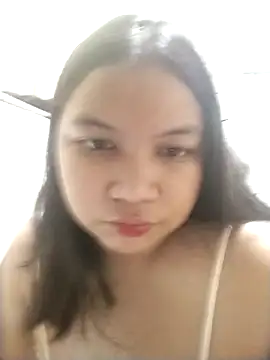 Snapshot of milkytitsmom4u chatting on 02/18/26, 06:20 milkytitsmom4u online show from 02/18/26, 06:20