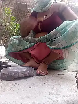 Snapshot of Lattika-Bhabhi chatting on 10/05/25, 01:15 Lattika-Bhabhi online show from 10/05/25, 01:15