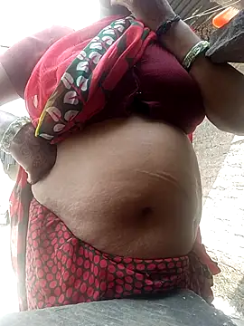 Snapshot of Lattika-Bhabhi chatting on 10/10/25, 07:40 Lattika-Bhabhi online show from 10/10/25, 07:40