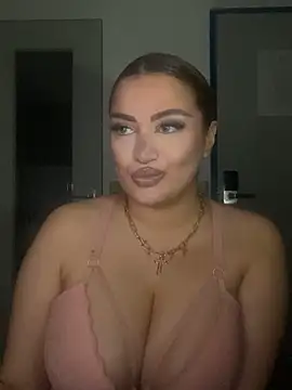 Snapshot of EmiliaPetrova chatting on 02/21/25, 08:27 EmiliaPetrova online show from 02/21/25, 08:27