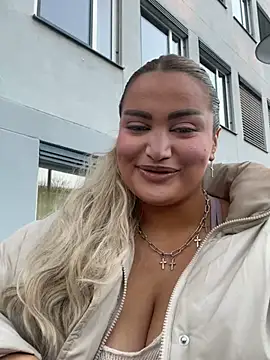 Snapshot of EmiliaPetrova chatting on 03/07/25, 05:06 EmiliaPetrova online show from 03/07/25, 05:06