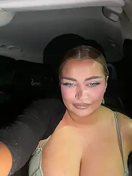 Snapshot of EmiliaPetrova chatting on 03/19/25, 11:25 EmiliaPetrova online show from 03/19/25, 11:25