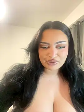 Snapshot of EmiliaPetrova chatting on 10/18/25, 12:13 EmiliaPetrova online show from 10/18/25, 12:13