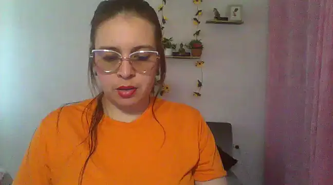 lorenitabella online show from 02/13/25, 07:31