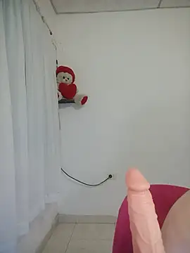 lorenitabella online show from 07/08/26, 08:41