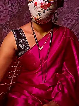 Snapshot of XBHUUME chatting on 02/11/25, 05:18 XBHUUME online show from 02/11/25, 05:18