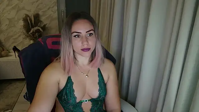 Snapshot of Annyfit4you chatting on 10/31/25, 02:56 Annyfit4you online show from 10/31/25, 02:56