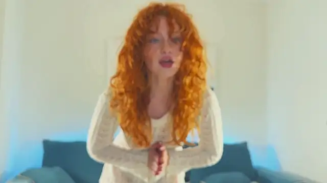 Snapshot of Born_to_Loveee chatting on 09/23/25, 01:03 Born to Loveee online show from 09/23/25, 01:03