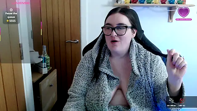 Rebecca Summer online show from 04/23/26, 06:25