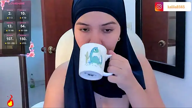 MatchedEyebrow online show from 09/29/25, 08:57